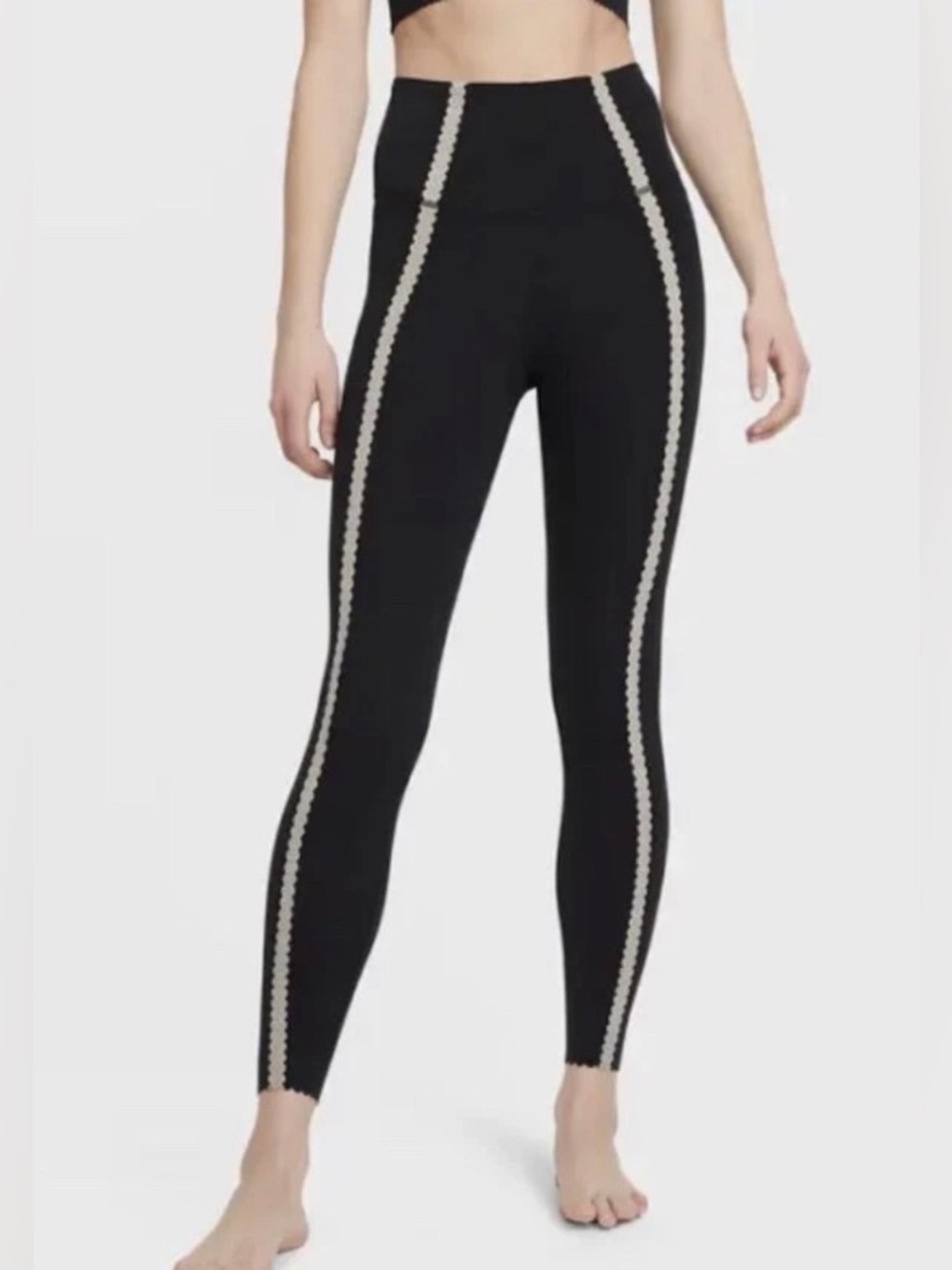 ✨ Nike Yoga Luxe Scallop Trim Leggings Black Size‎ M 7/8 High Rise ✨